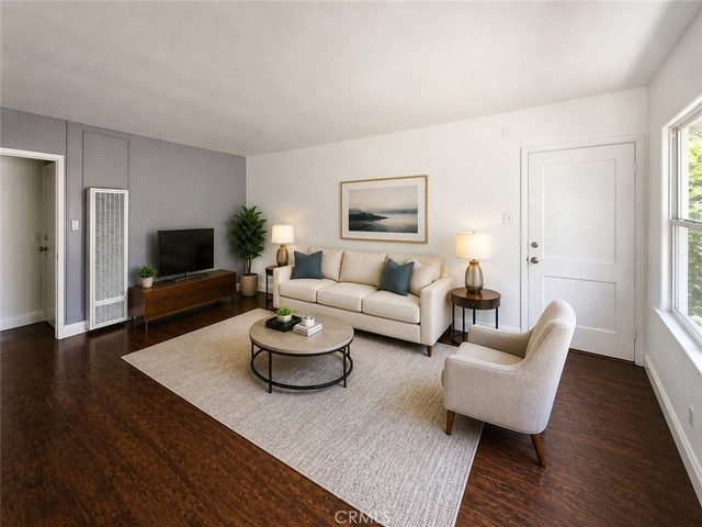 8706 Parthenia Place - Photo 1
