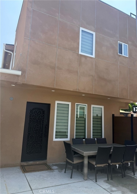 8242 Morse Ave - Photo 1