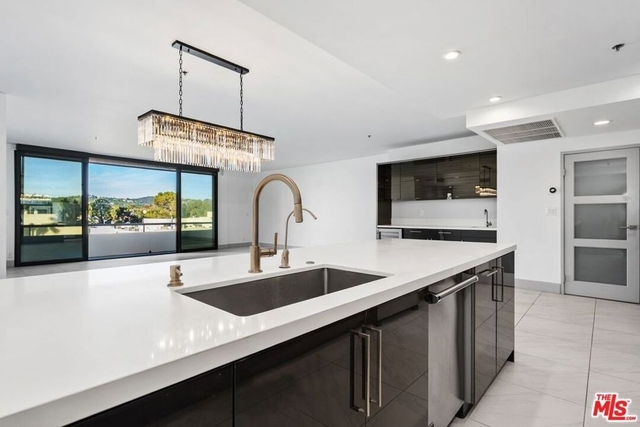 10660 Wilshire Boulevard - Photo 1