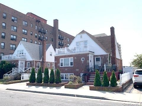 364 E Broadway - Photo 1