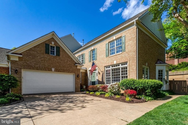 5231 Winter View Drive - Photo 1