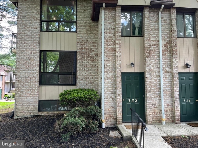 732 Putnam Boulevard - Photo 1