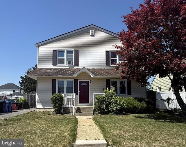 272 Elm Avenue - Photo 1