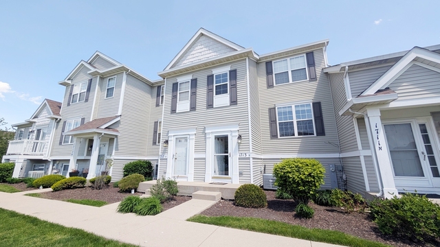 1713 Fieldstone Drive N - Photo 1