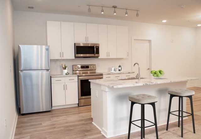 525 Parkway Drive Ne - Photo 1