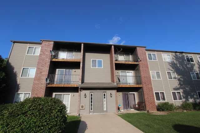 727 Elm Lane - Photo 1