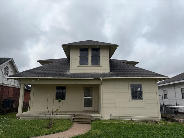 931 9th Avenue - Photo 1
