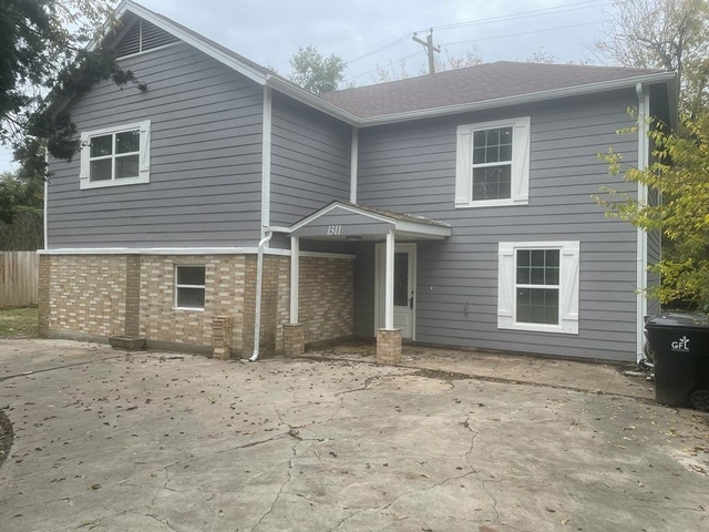 1311 Carlisle Street - Photo 1
