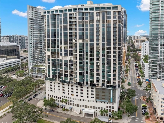 1 Beach Drive Se - Photo 1