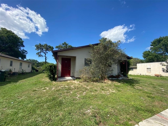 605 Hennessee Street - Photo 1