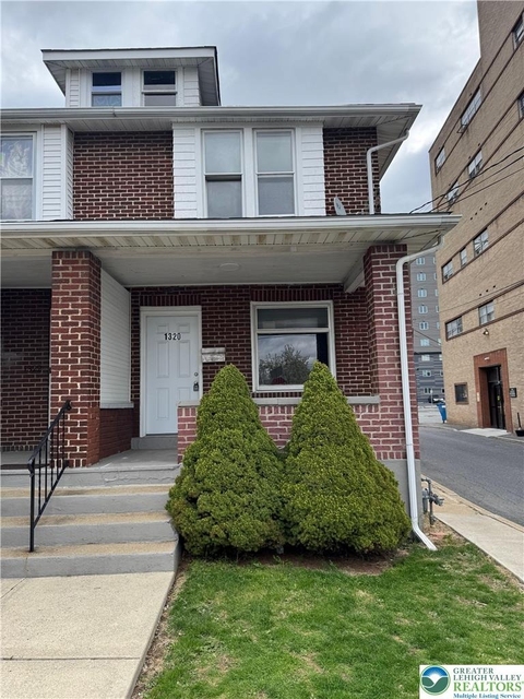 1320 Chelsea Avenue - Photo 1