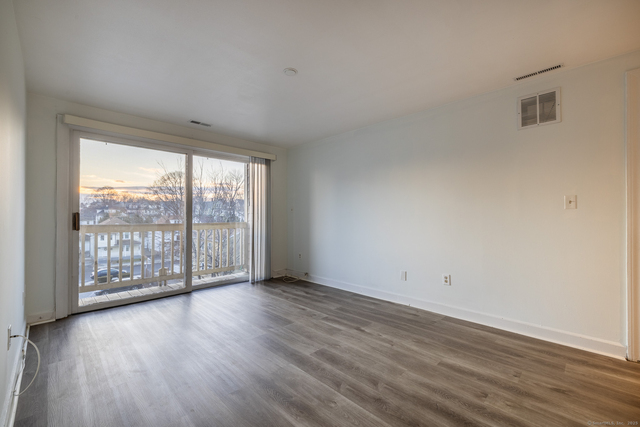 980 Lindley Street - Photo 1