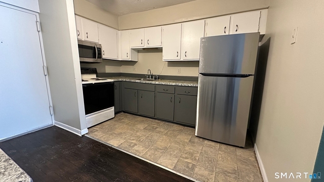 581 Crown Street - Photo 1