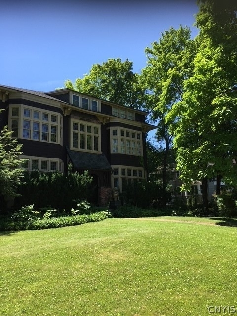 1618 James Street - Photo 1