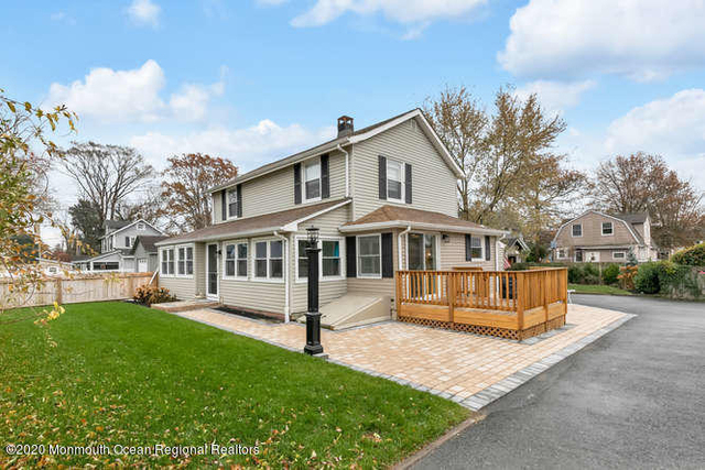 519 Saint Clair Avenue - Photo 1