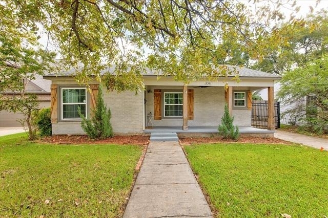 2521 Benbrook Boulevard - Photo 1