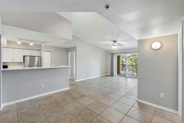 120 Yacht Club Way - Photo 1