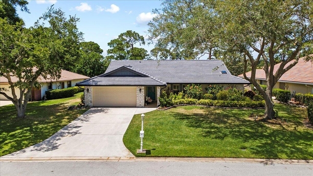 1345 Sw Cedar Cove - Photo 1