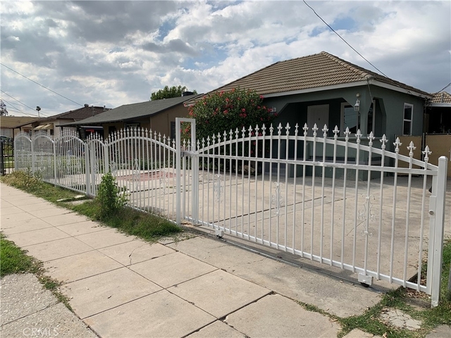 1432 W 9th - Photo 1
