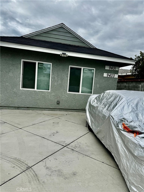 9431 Nagle Avenue - Photo 1