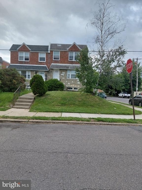 800 Princeton Avenue - Photo 1