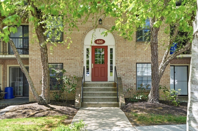 623 Washington Place - Photo 1