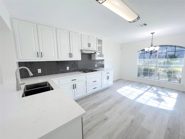2725 Summerwalk Pl - Photo 1