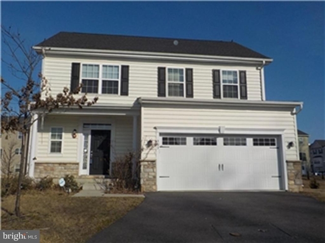 303 Ellis Court - Photo 1