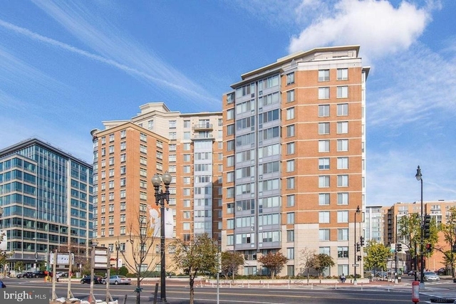 555 Massachusetts Avenue Nw - Photo 1