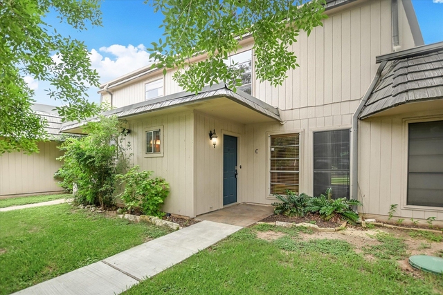 700 Castle Ridge Rd - Photo 1