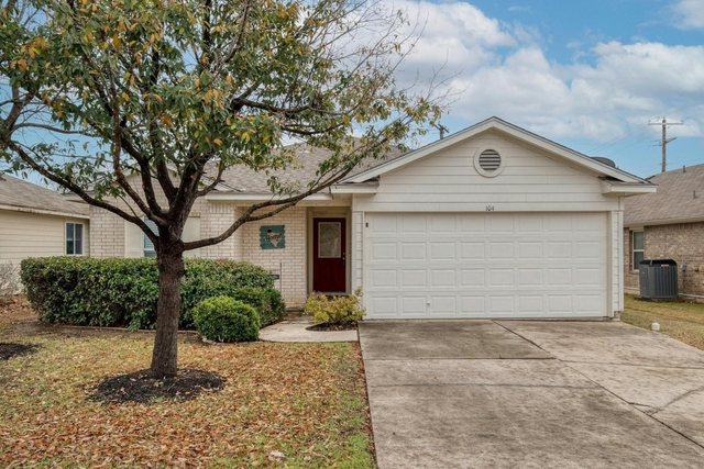 104 Pinnacle Dr - Photo 1