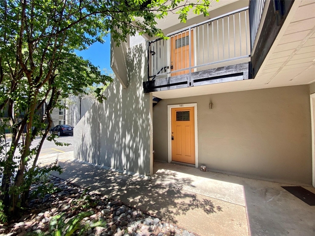 935 La Posada Dr - Photo 1
