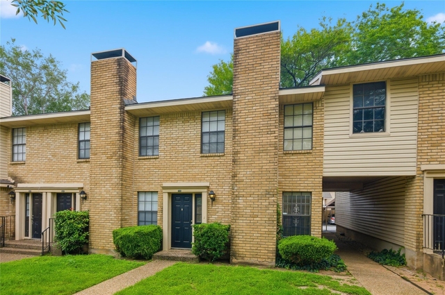 8400 Jamestown Dr - Photo 1