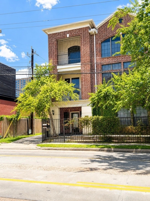 1213 Dunlavy Street - Photo 1