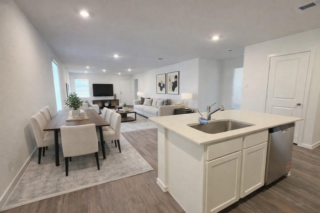 40821 Hawthorne Glades Street - Photo 1