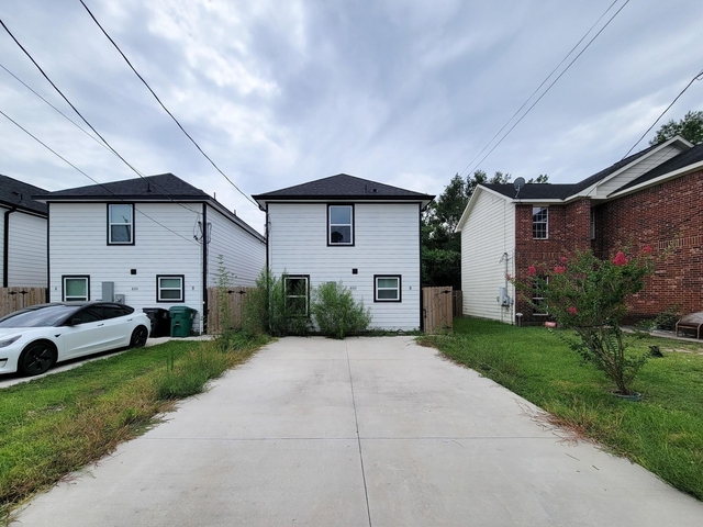 8122 Sterling Shire Street - Photo 1