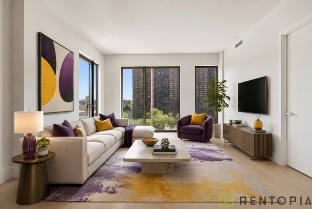 960 Franklin Avenue - Photo 1
