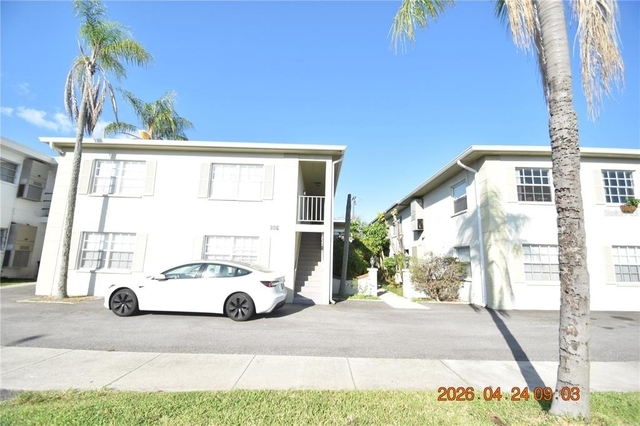 306 Danube Avenue - Photo 1