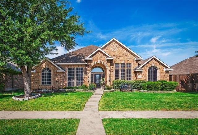 5925 Legend Lane - Photo 1