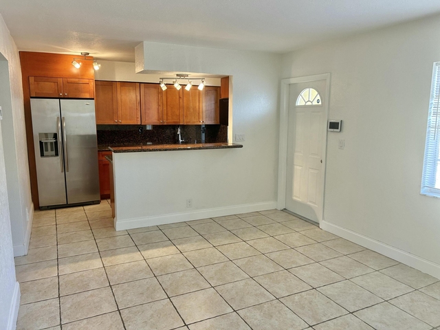51 Ne 24th Street - Photo 1