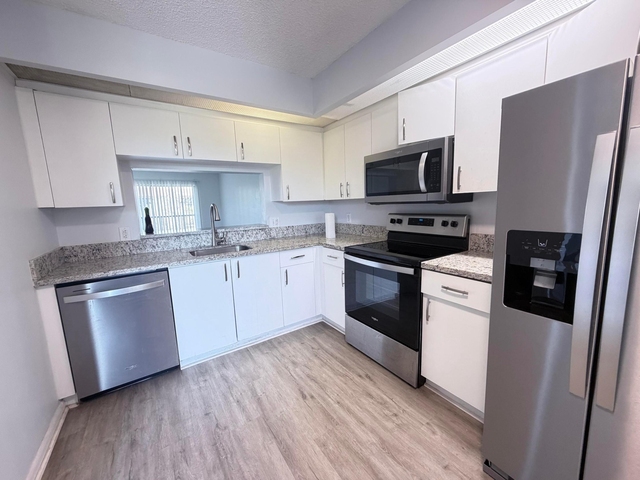 12650 Sw 15th Street - Photo 1