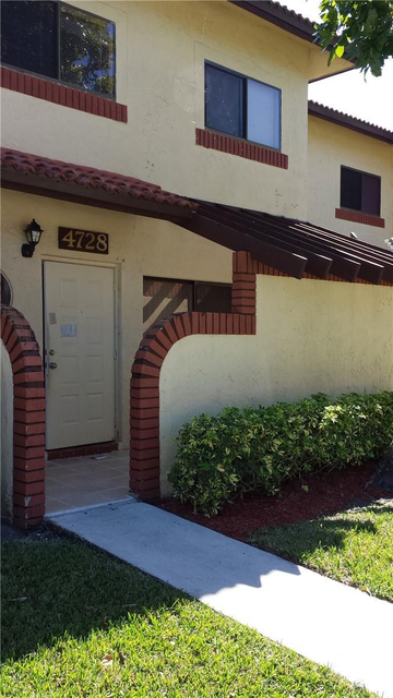 4728 Nw 90th Avenue - Photo 1