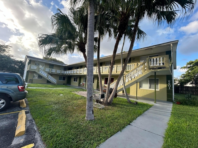 6601 Sw 46th Street - Photo 1