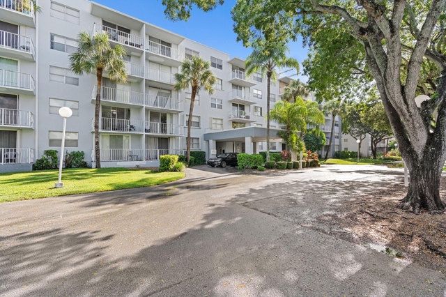 470 Executive Center Drive - Photo 1