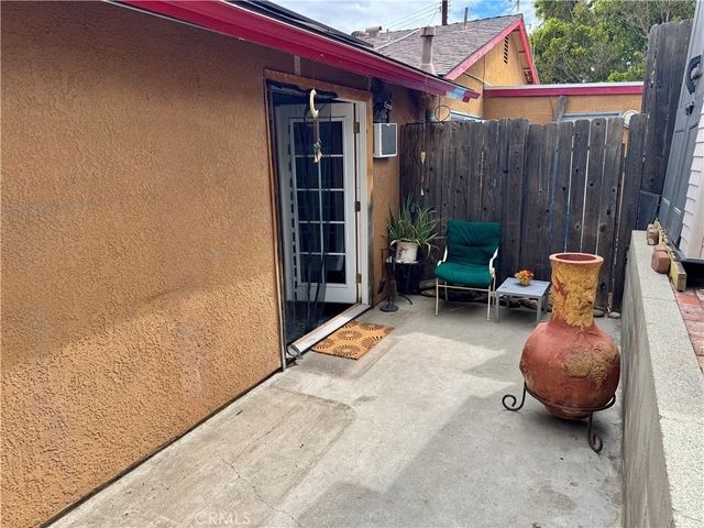13737 Linfield - Photo 1