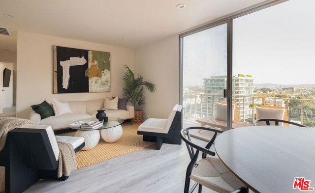 100 S Doheny Drive - Photo 1