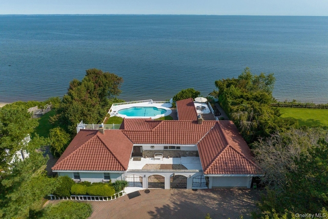 10 Beach Hill Drive - Photo 1