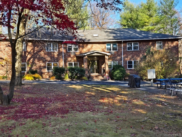119 W Crooked Hill Road - Photo 1