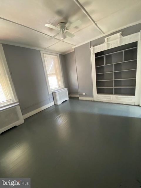 408 N Wanamaker Street - Photo 1