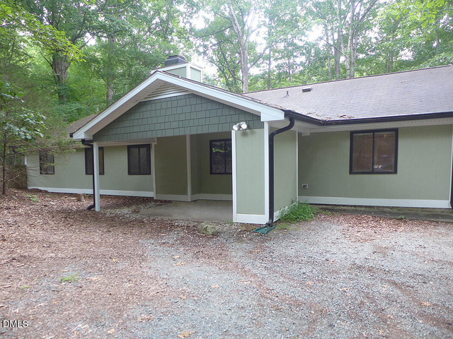 913 Shady Lawn Road - Photo 1
